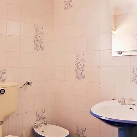 Do Sol House Albergue Carcavelos (Lisbon)