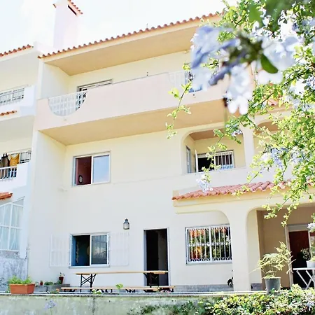 Do Sol House Albergue Carcavelos (Lisbon)